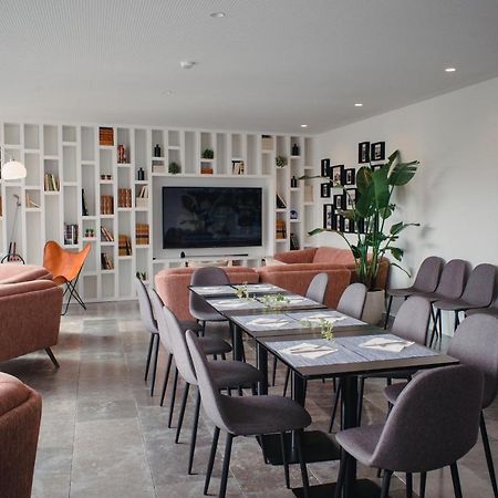 Отель A House In Estoril - Adults Only Экстерьер фото The library at the University of Roehampton