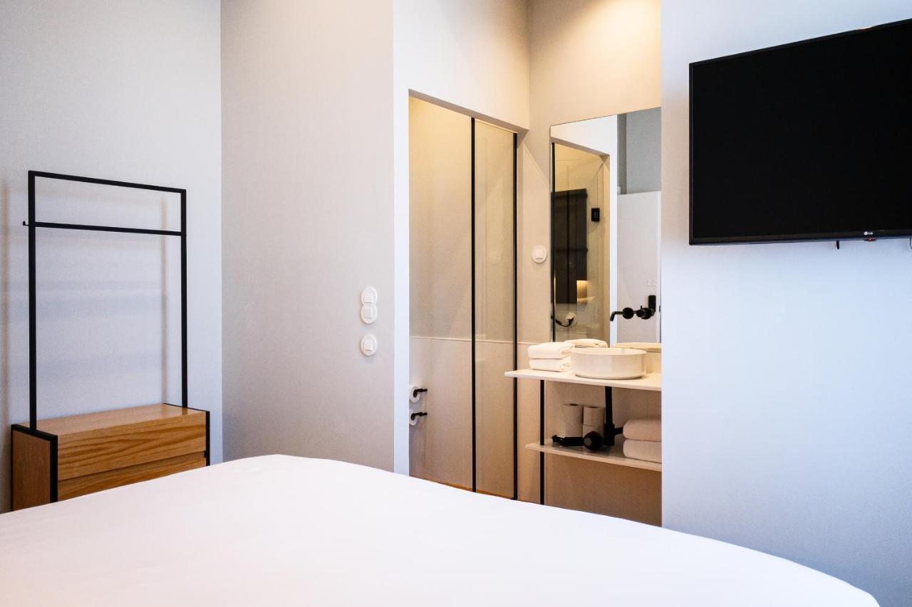Отель A House In Estoril - Adults Only Экстерьер фото A room at the hotel