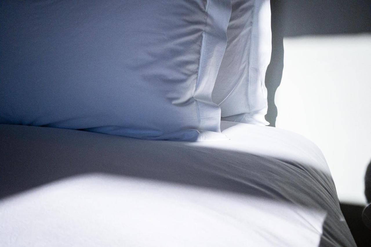 Отель A House In Estoril - Adults Only Экстерьер фото A bed